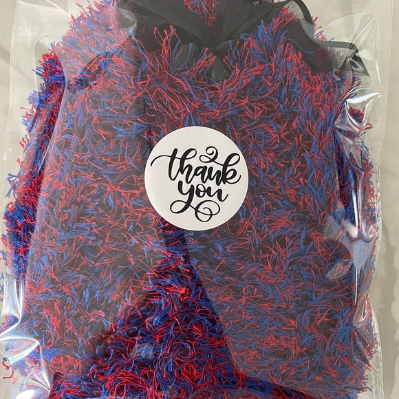 Hawaiian Eyelash lei - Picture 7 of 15